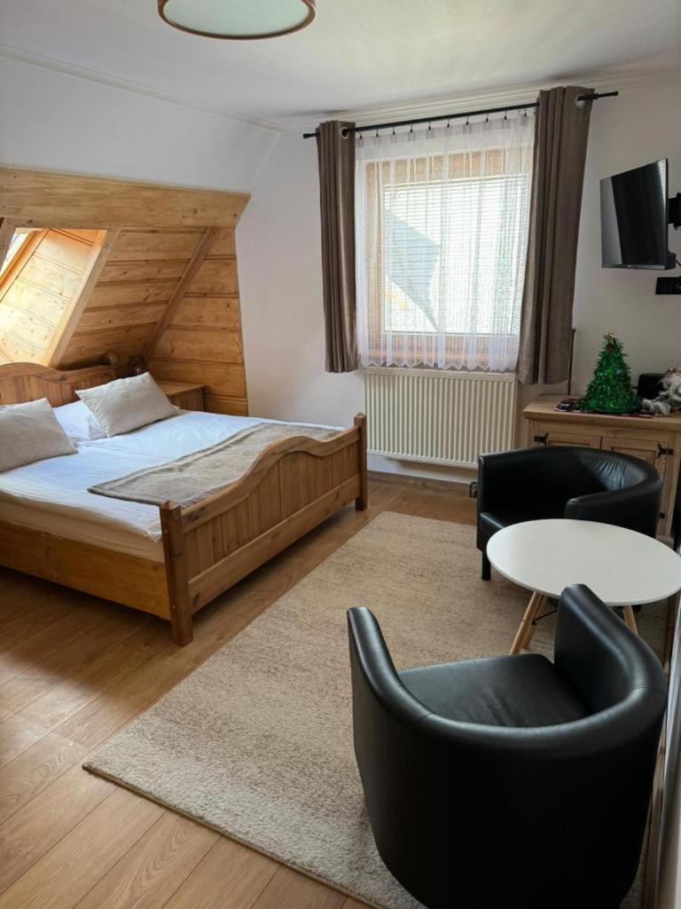 Apartamenty I Pokoje Krupowki Tuz Tuz Zakopane Room photo